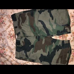 Jcrew camo shorts NWOT size 33